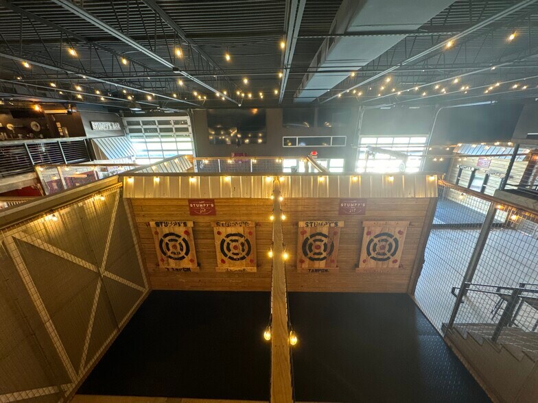 More Photos Of 201 E Center St, Tarpon Springs Bar For Lease
