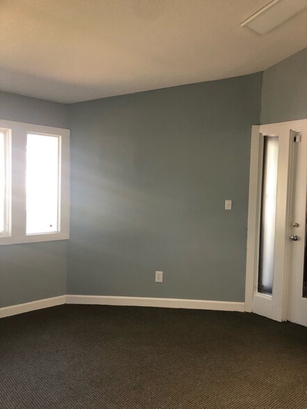 More Photos Of 1762 Metromedical Dr, Fayetteville Medical For Sale