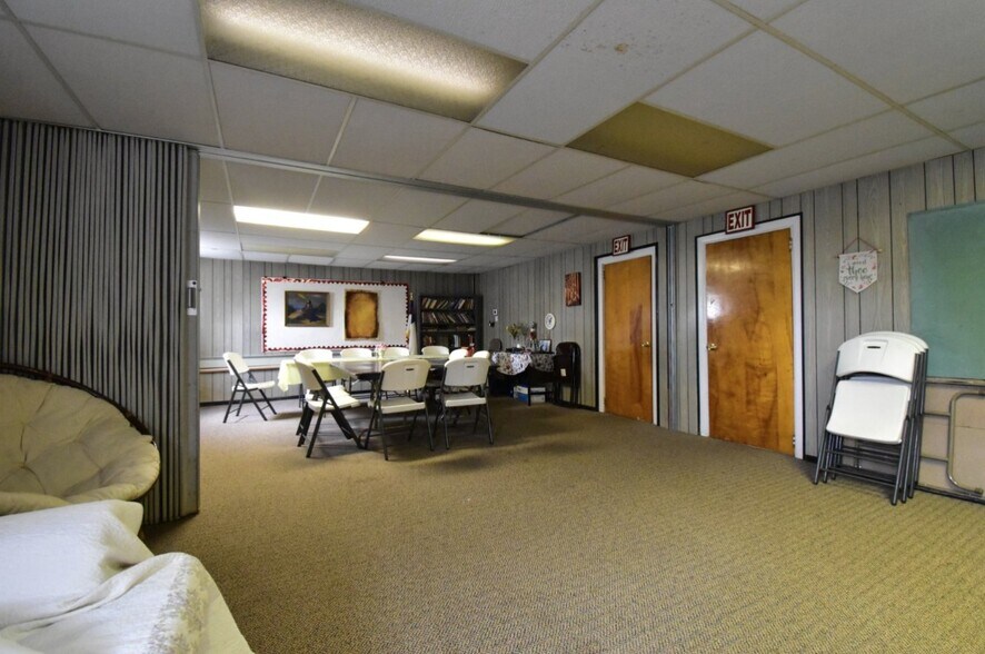 More Photos Of 16388 Allen Rd, Taylor Religious Facility For Lease