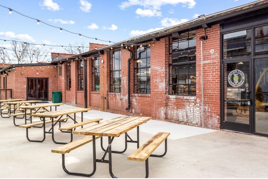More Photos Of 165 Brumley Ave, Concord Office For Sale