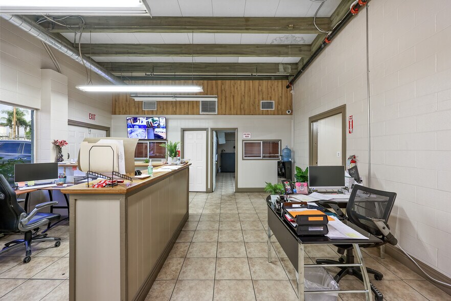 More Photos Of 1087 E 9th St, San Bernardino Warehouse For Lease