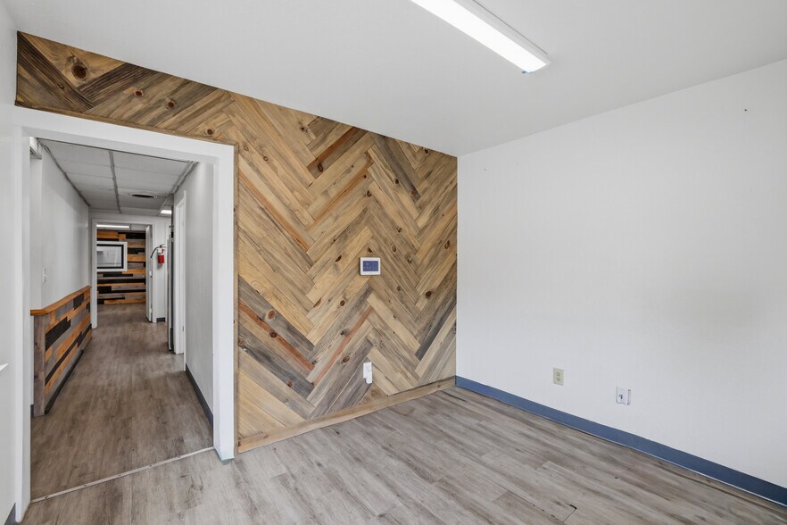 More Photos Of 2315 E Saint Vrain St, Colorado Springs Service For Lease