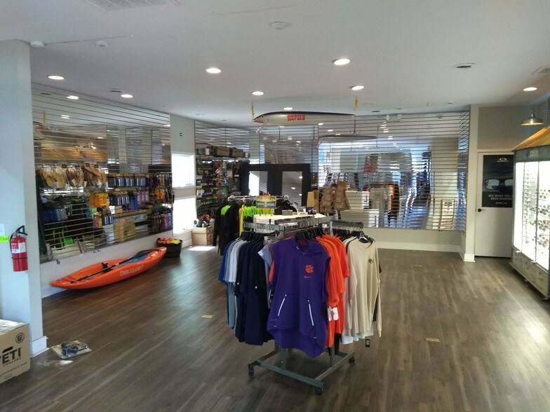 More Photos Of 1044 Tiger Blvd, Clemson General Retail For Sale