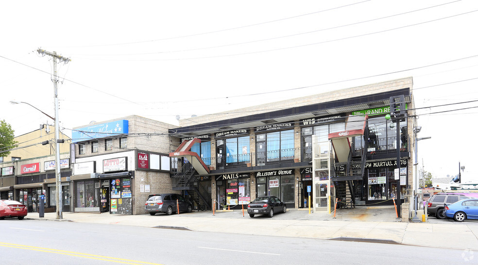 Primary Photo Of 3432-3440 E Tremont Ave, Bronx Storefront For Lease