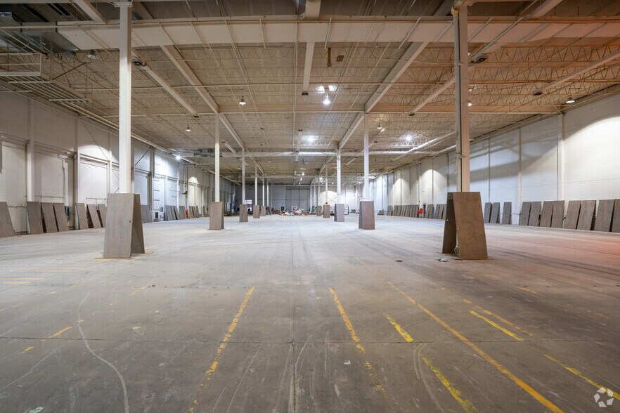 More Photos Of 2500 W Bradley Pl, Chicago Unknown For Lease