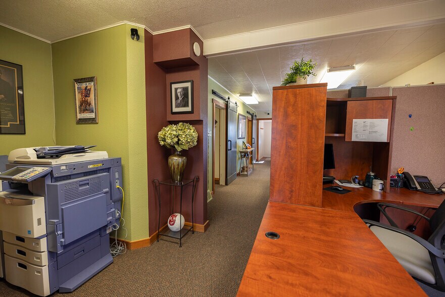 More Photos Of 509 S 4th Ave, Brighton Office For Sale