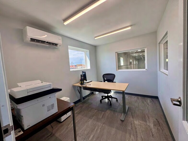 More Photos Of 550 G St NE, Walford Warehouse For Lease