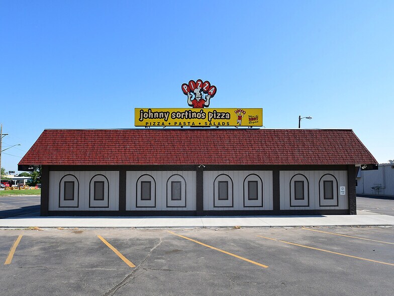More Photos Of 7880-7890 L St, Omaha Auto Dealership For Sale