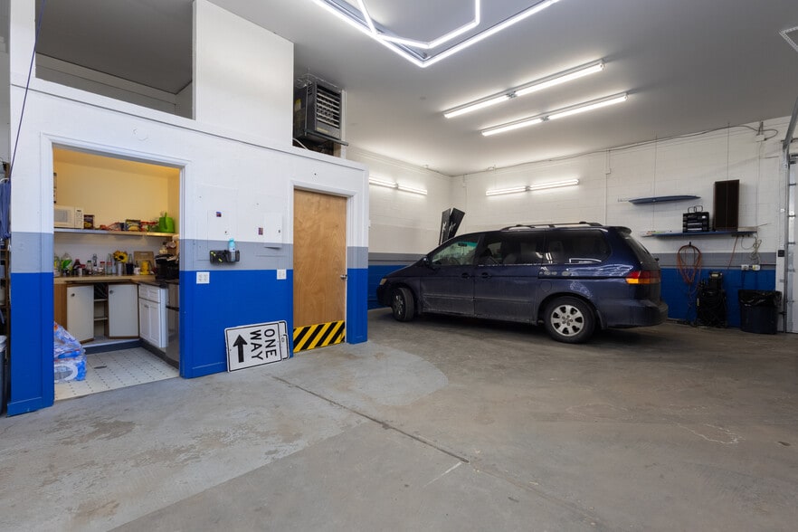 More Photos Of 7007 W Colfax Ave, Denver Freestanding For Sale