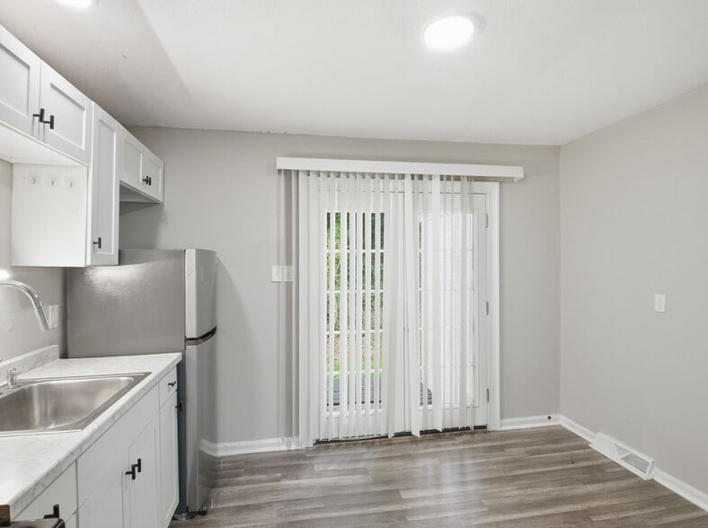 More Photos Of 306 N Jackson St, Salisbury Apartments For Sale