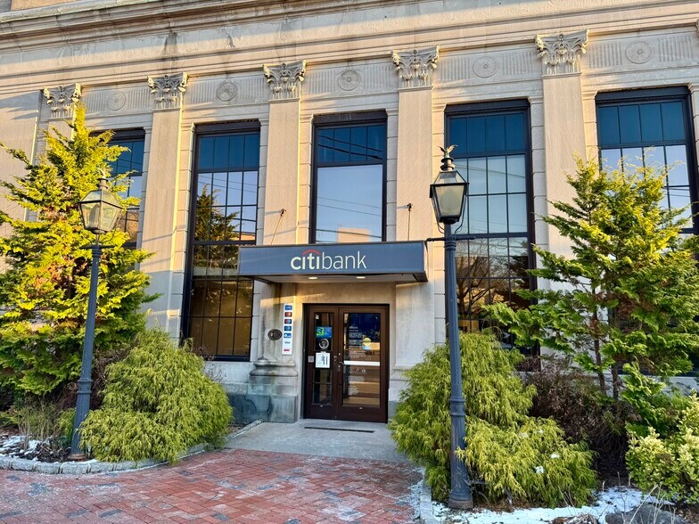 More Photos Of 4 Grace Ave, Great Neck Office For Lease