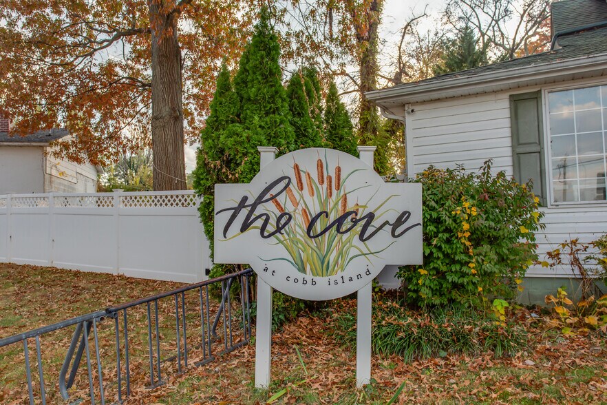 More Photos Of 12133 Neale Sound Dr, Cobb Island Restaurant For Sale