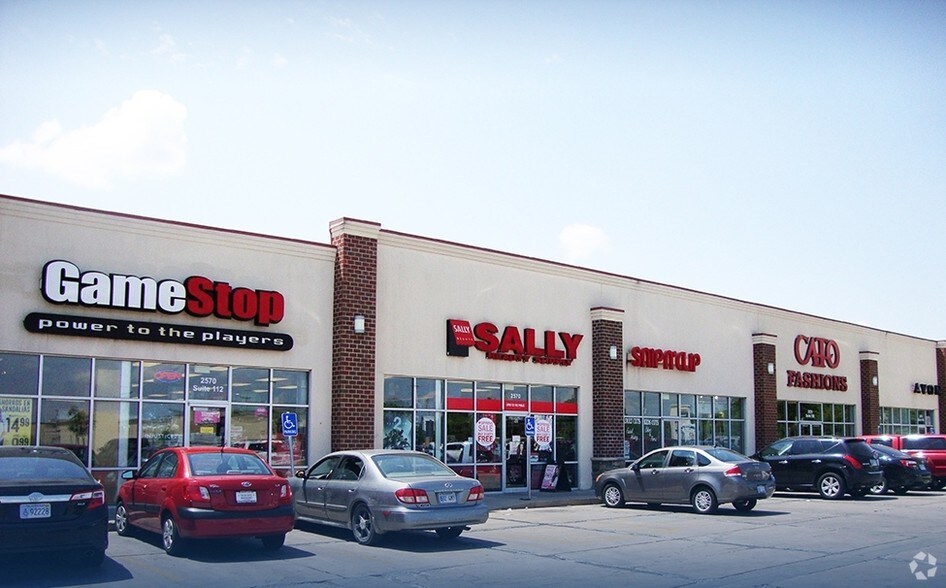 More Photos Of 2570 S Broadway, Wichita General Retail For Lease