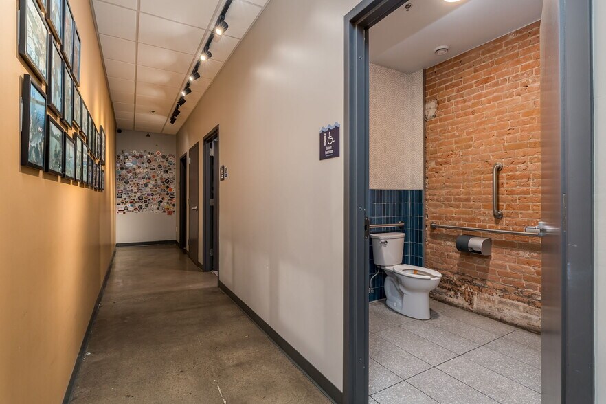 More Photos Of 108 S Minnesota Ave, Saint Peter Storefront Retail Office For Sale