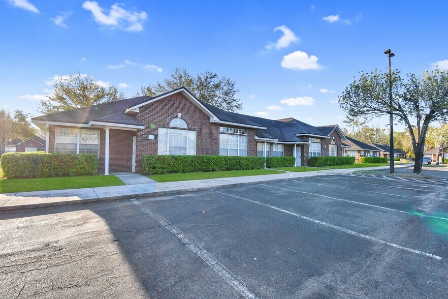 More Photos Of 3890 Dunn Ave, Jacksonville Office For Sale