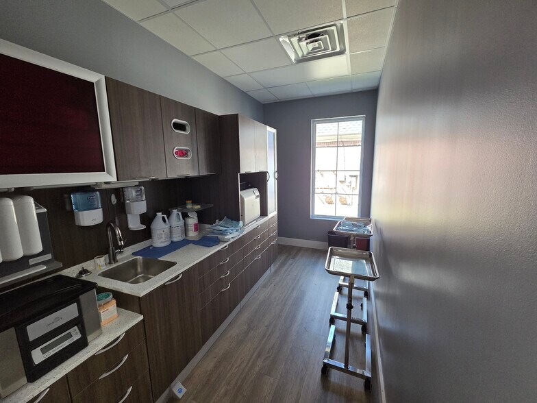 More Photos Of 6634 Summer Knoll Cv, Bartlett Medical For Lease