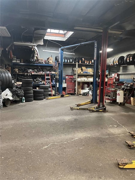 More Photos Of 296 Brock Av, Toronto Auto Repair For Sale