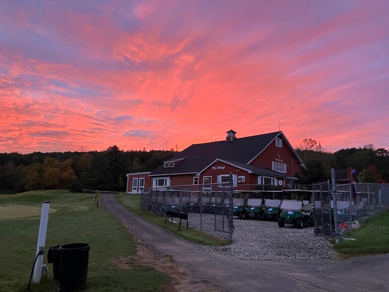More Photos Of 20 Copper Hill Rd, East Granby Golf Course Driving Range For Sale