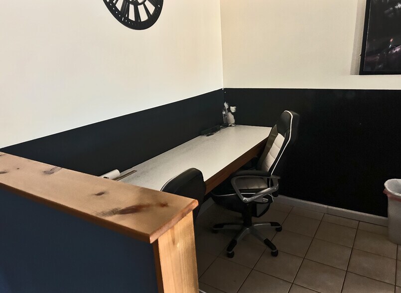 More Photos Of 1691-1699 N Bethlehem Pike, Hatfield General Retail For Lease