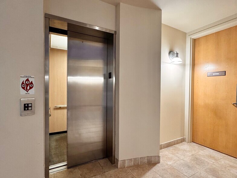 More Photos Of 684 Berkmar Cir, Charlottesville Office For Lease