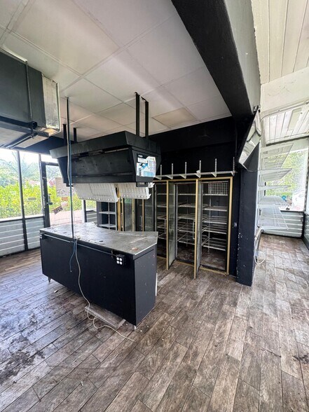 More Photos Of 6014 Kimberly Blvd, North Lauderdale Convenience Store For Sale