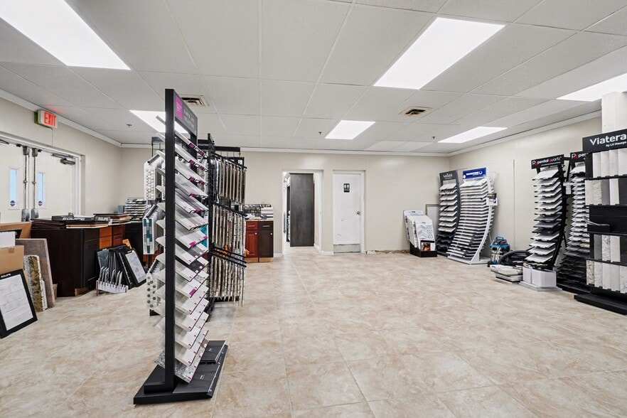 More Photos Of 101 S 17th St, Harrisburg Warehouse For Sale