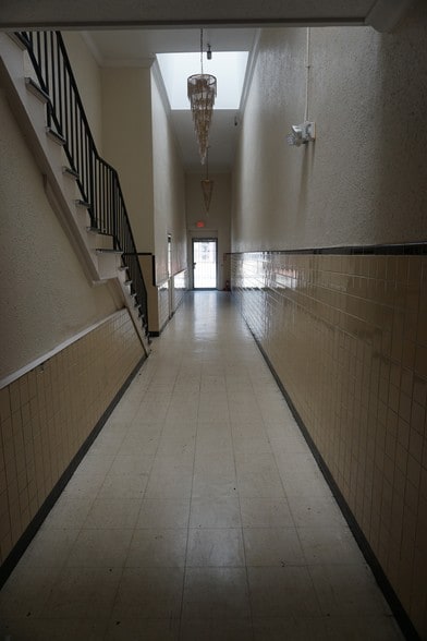 More Photos Of 840 Ralph David Abernathy Blvd SW, Atlanta Storefront For Lease