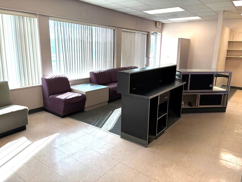 More Photos Of 1164 E Ridge Rd, Rochester Storefront Retail Office For Lease