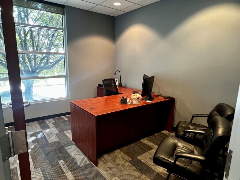More Photos Of 2828 S 87th St, Omaha Office For Lease