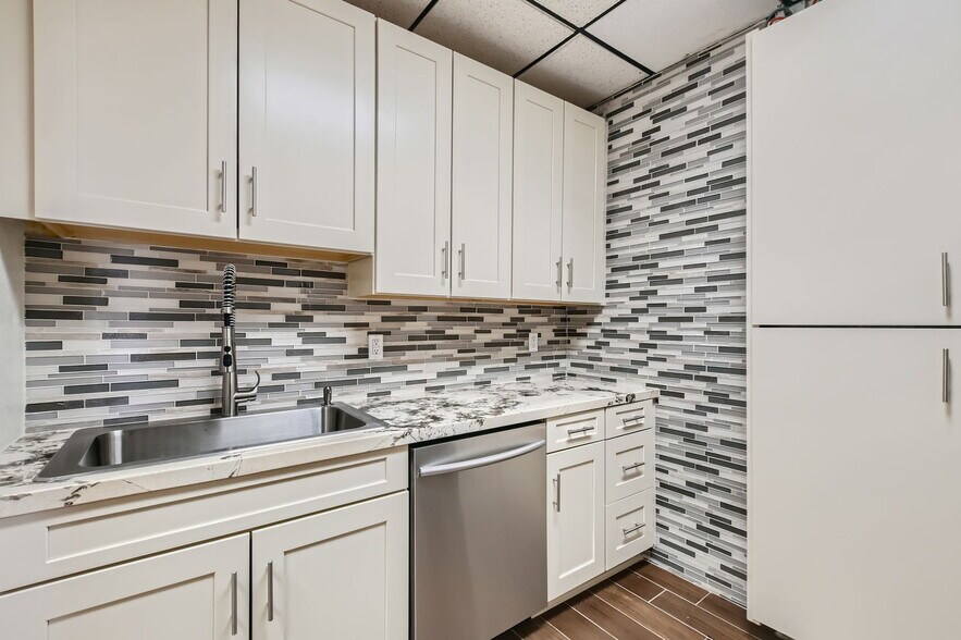 More Photos Of 601 S Rancho Dr, Las Vegas Medical For Sale