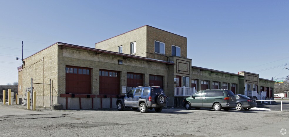 Primary Photo Of 1617-1621 Elmore Ct, Cincinnati Truck Terminal For Lease