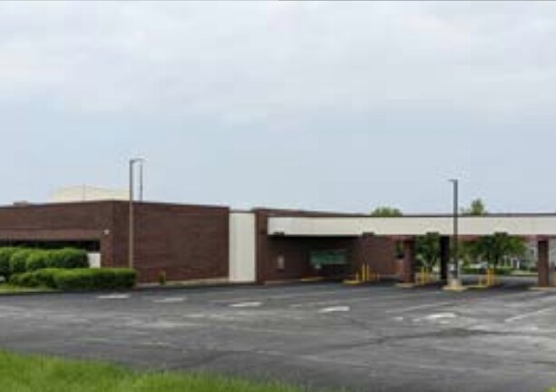 More Photos Of 17410 E US Highway 24, Independence Bank For Sale