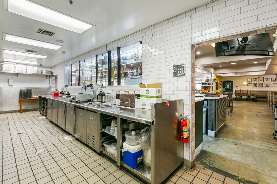 More Photos Of 534 S Myrtle Ave, Monrovia Restaurant For Lease