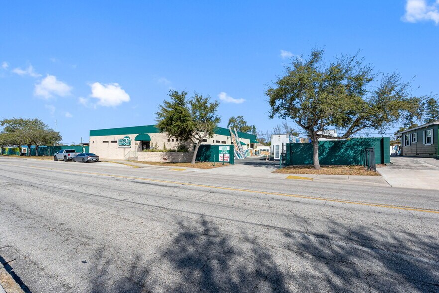 More Photos Of 2125 W Columbus Dr, Tampa Light Distribution For Lease