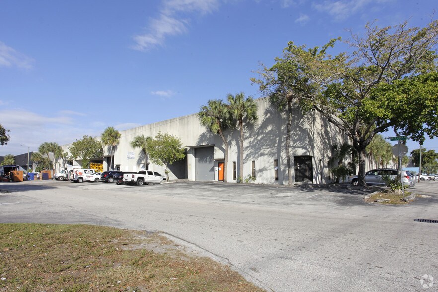 More Photos Of 901-999 NW 10th Ter, Fort Lauderdale Warehouse For Lease
