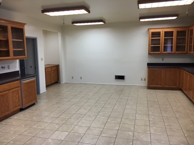 More Photos Of 380 Swift Ave, South San Francisco Warehouse For Lease