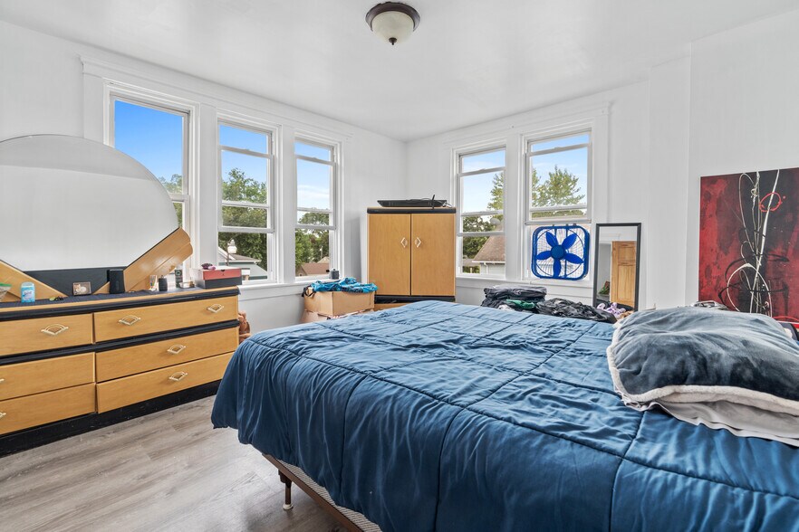 More Photos Of 635 637 Fall River Ave, Seekonk Apartments For Sale