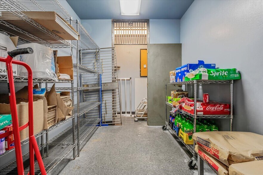 More Photos Of 3404 Main St, Homestead Storefront For Sale