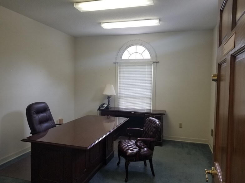 More Photos Of 5 Clifford Dr, Shalimar Office For Sale