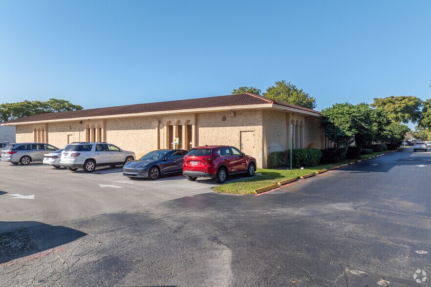 More Photos Of 7390 NW 5th St, Plantation Unknown For Lease