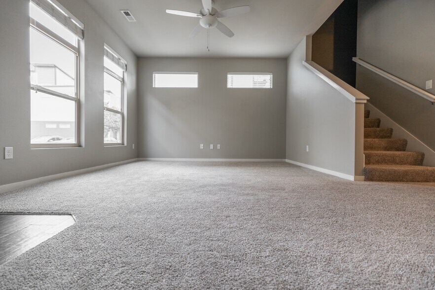 More Photos Of 325 SW 7th St, Des Moines Apartments For Sale