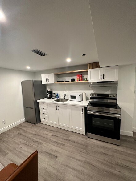 More Photos Of 66 Wellington St S, Hamilton Apartments For Sale