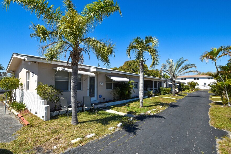 More Photos Of 2223 Adams St, Hollywood Apartments For Sale