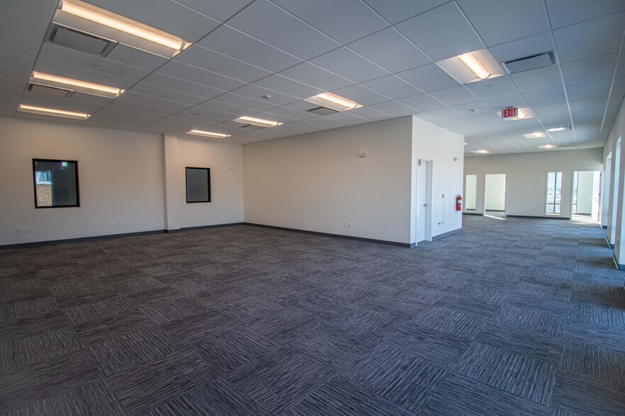More Photos Of 245 Paterson Plank Rd, Carlstadt Distribution For Lease