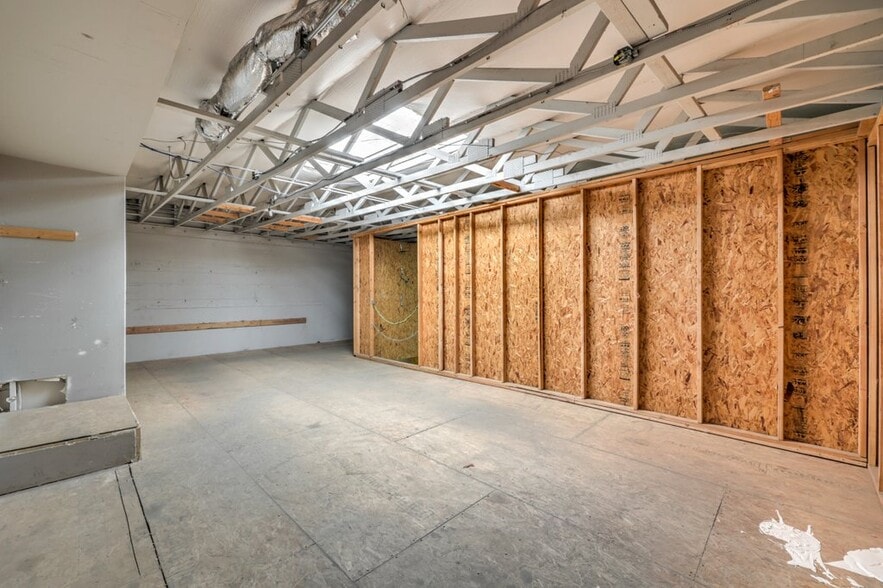 More Photos Of 5965 Harrison Dr, Las Vegas Warehouse For Lease