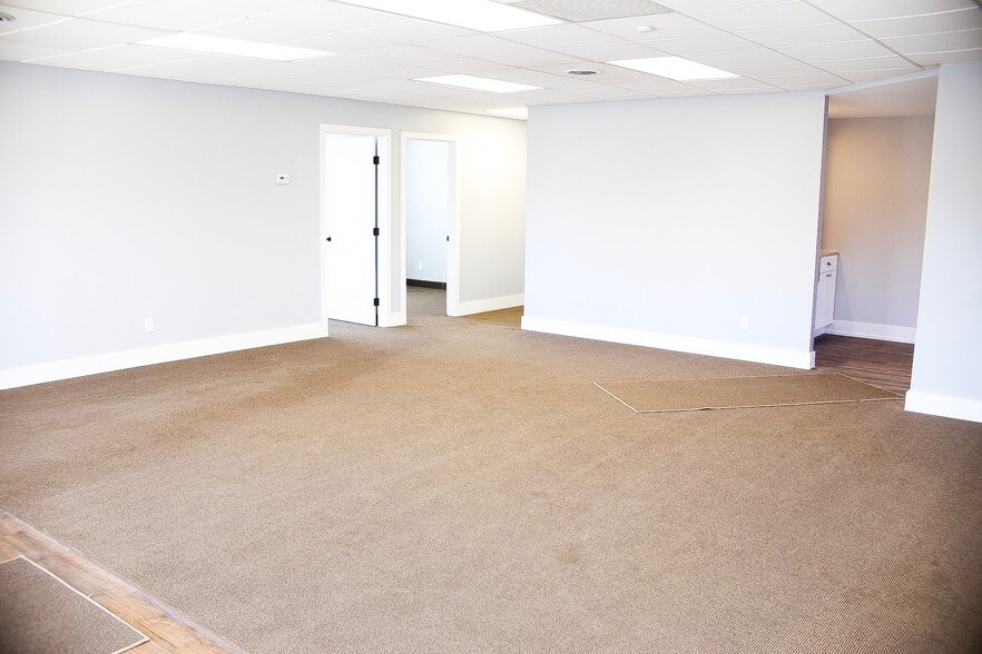 More Photos Of 735 Crofton St SE, Grand Rapids Warehouse For Lease