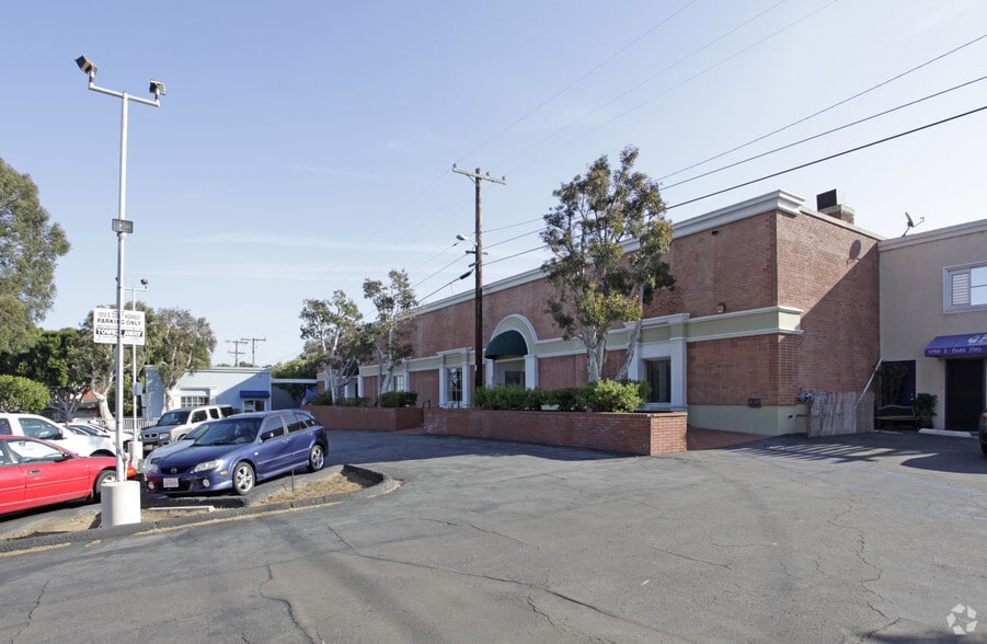 More Photos Of 1010 S Coast Hwy 101, Encinitas Storefront Retail Office For Lease