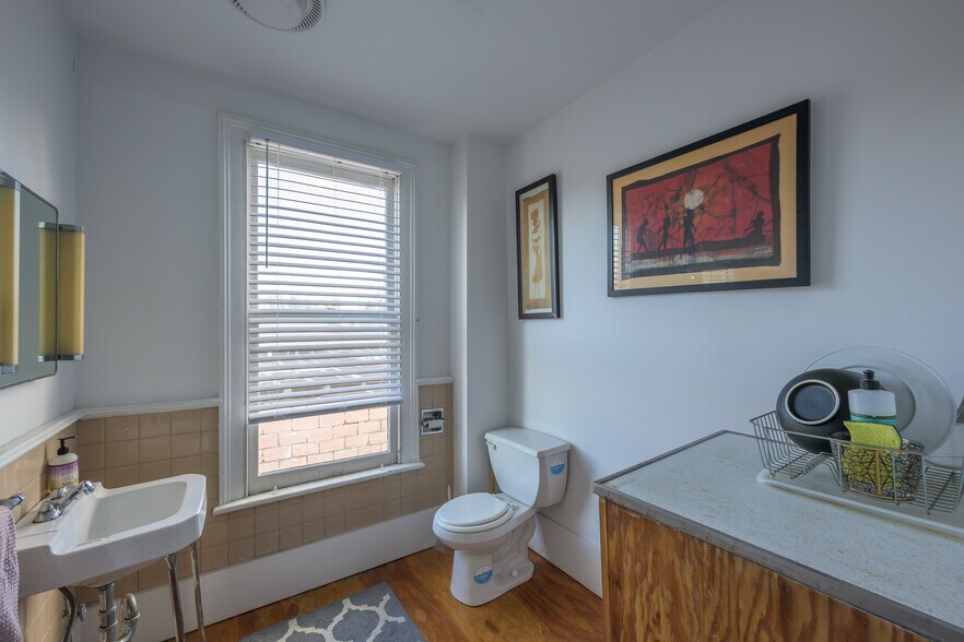 More Photos Of 78-90 Green St, Hudson Flex For Sale