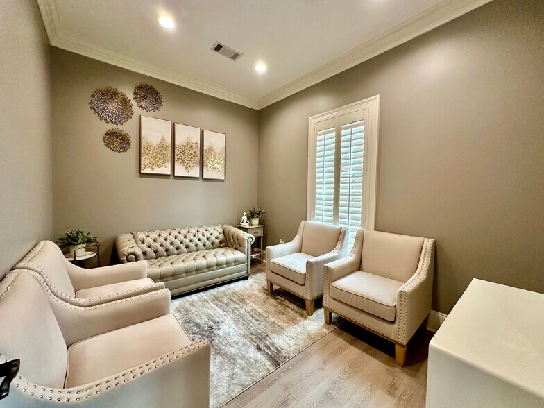 More Photos Of 302 Highland Park Cove, Ridgeland Medical For Sale