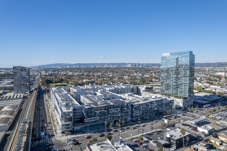 More Photos Of 3321 S La Cienega Blvd, Los Angeles Storefront For Lease